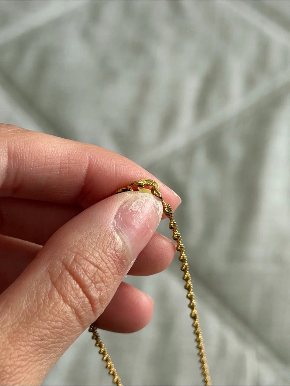 N/A elegant gold